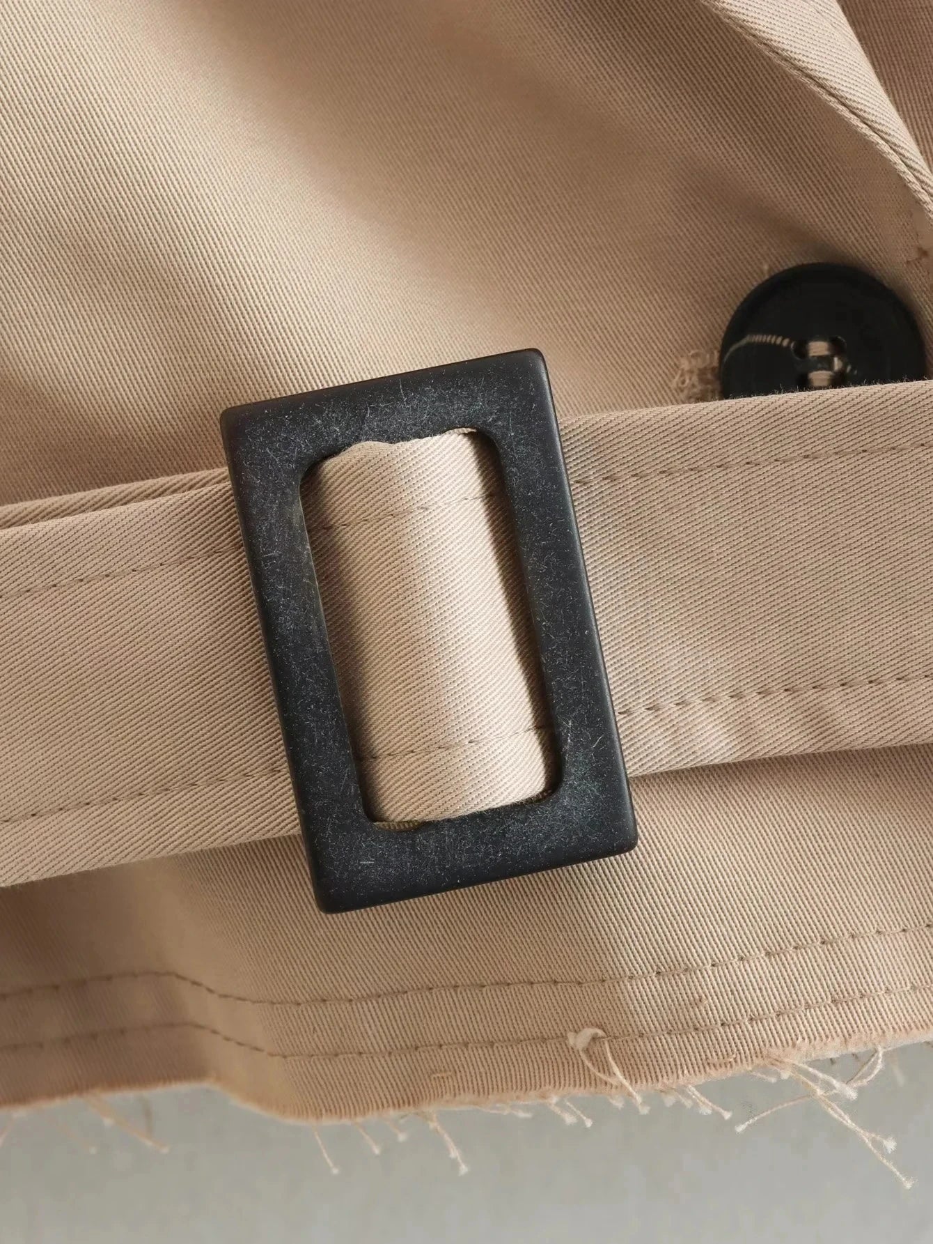 Women’s Cropped Double-Breasted Trench Jacket with Belt – Vintage Streetwear Style